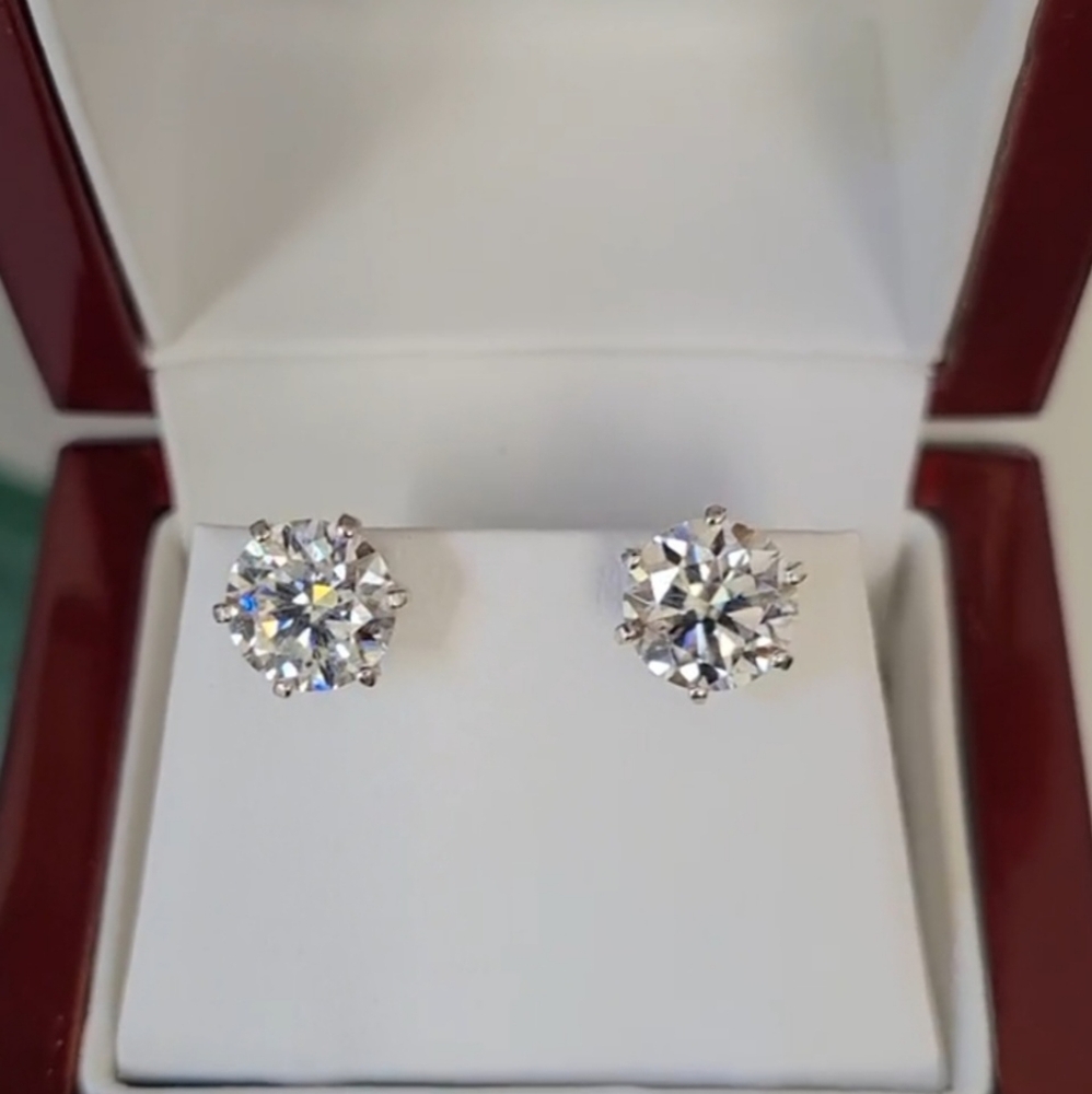New 4ct Certified Moissanite Stud Earrings - Picture 1 of 10